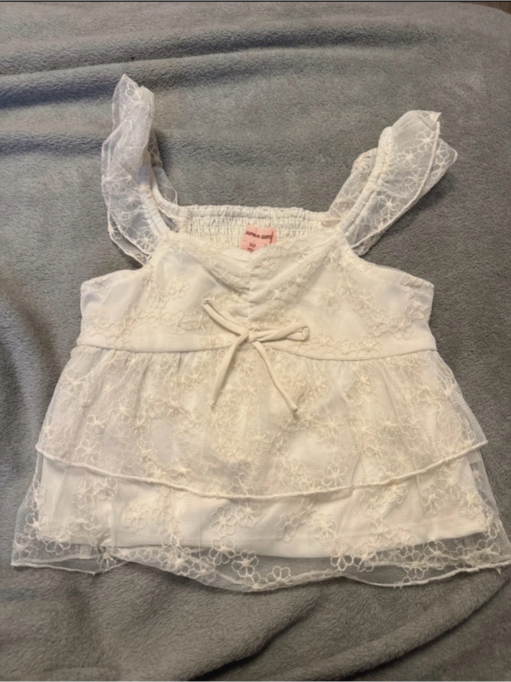 Girls tank crop